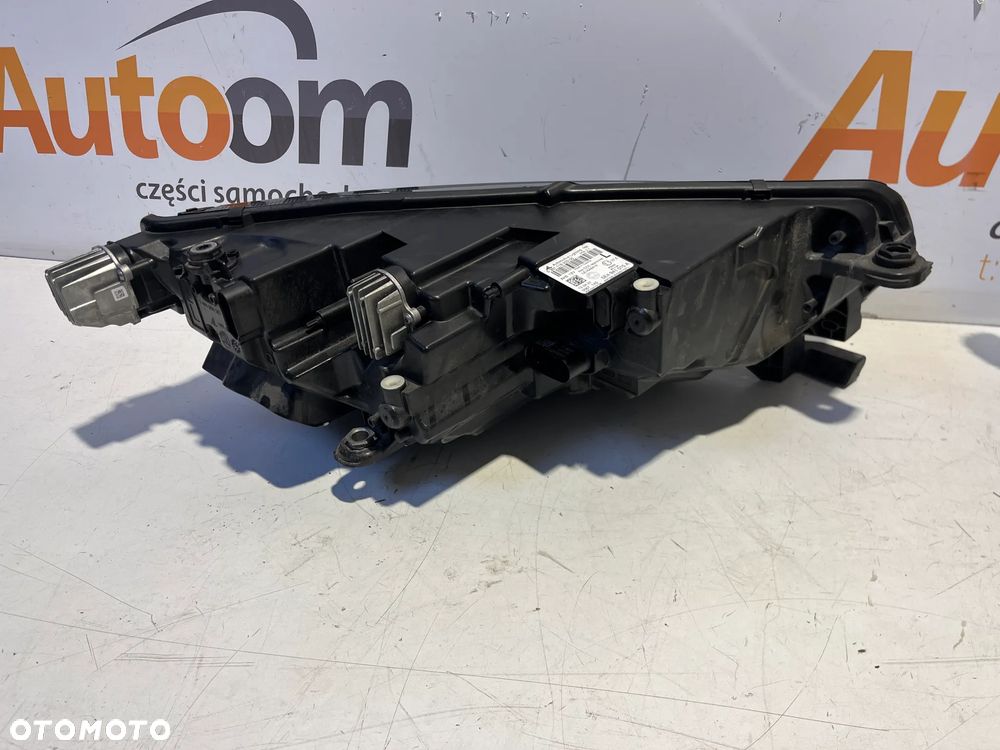 Škoda Octavia IV 4 lampa lewy/prawy  przód 5E4941015A,5E4941016A 2021R - 9