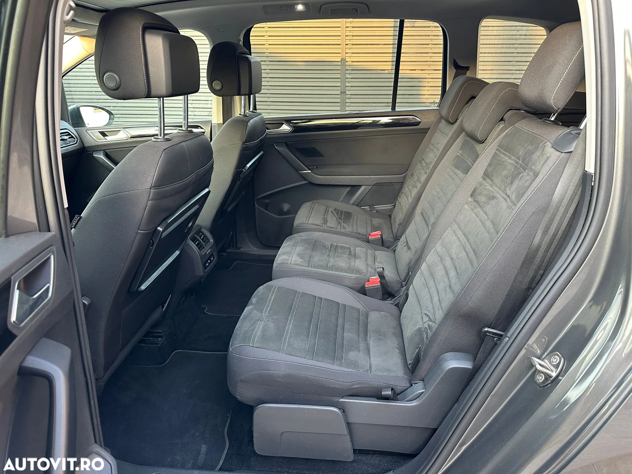 Volkswagen Touran 1.6 TDI SCR BlueMotion Technology Comfortline - 12