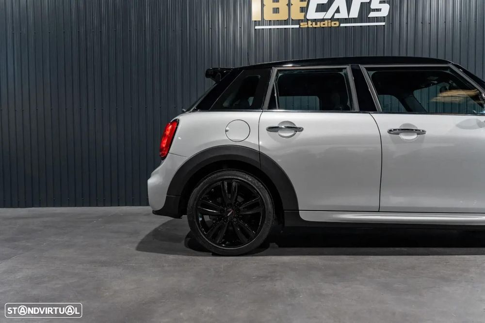 MINI 5 Portas Cooper D Auto - 46
