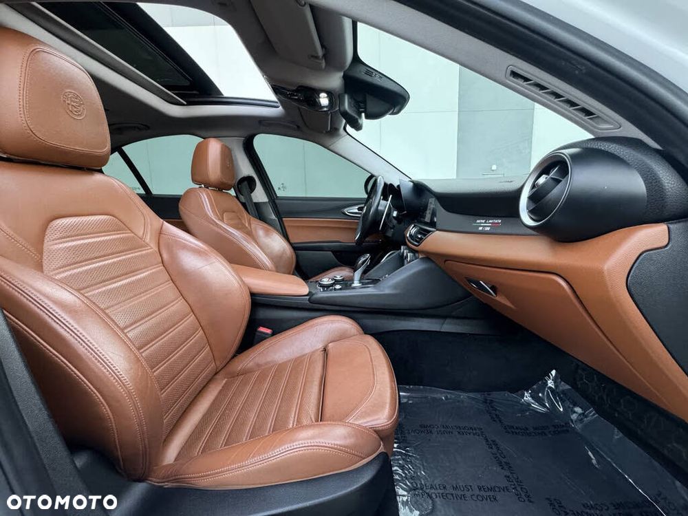 Alfa Romeo Giulia - 18