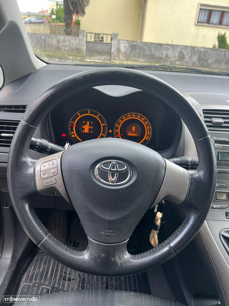 Toyota Auris 1.4 D-4D - 6