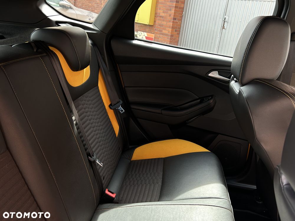 Ford Focus 2.0 EcoBoost ST mit Leder-Sport-Paket - 22