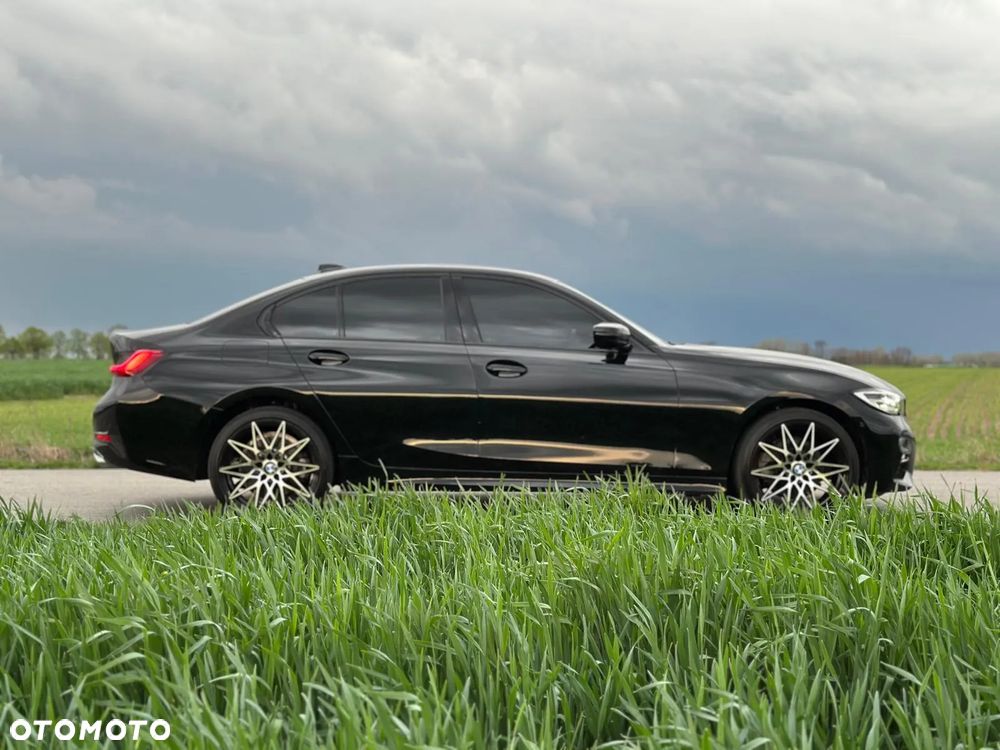 BMW Seria 3 330i xDrive - 12