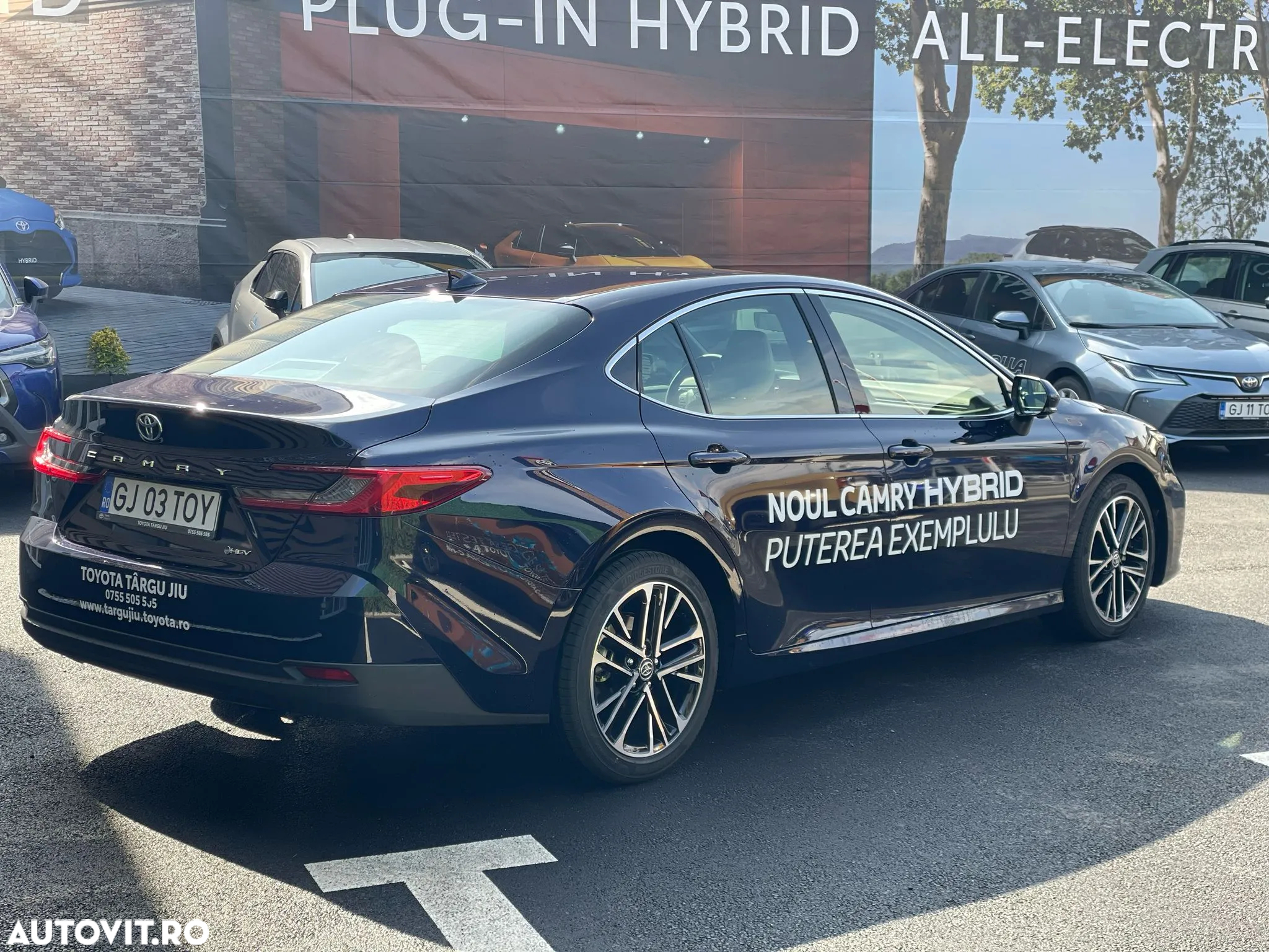 Toyota Camry 2.5 HEV Luxury - 4