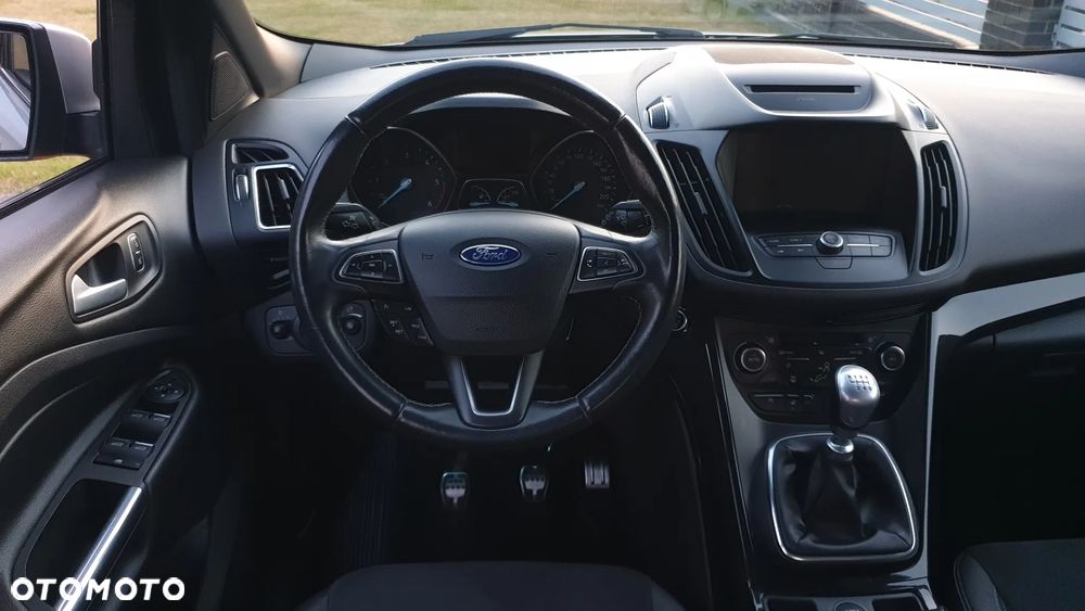 Ford Kuga 2.0 TDCi 2x4 ST-Line - 27