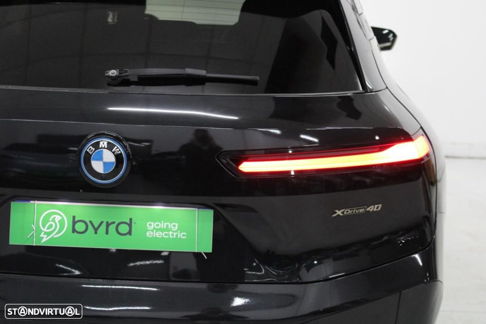 BMW iX xDrive 40 Pack Desportivo - 7