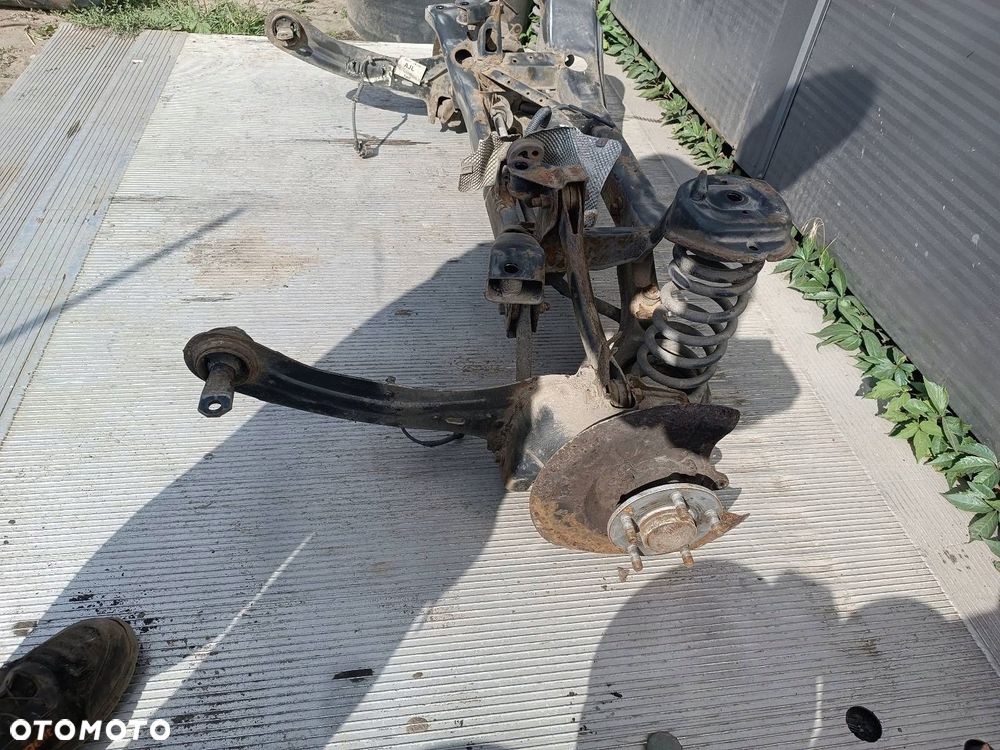 BELKA OŚ ZAWIESZENIA TYŁ FORD FOCUS MK2 KOMBI - 4