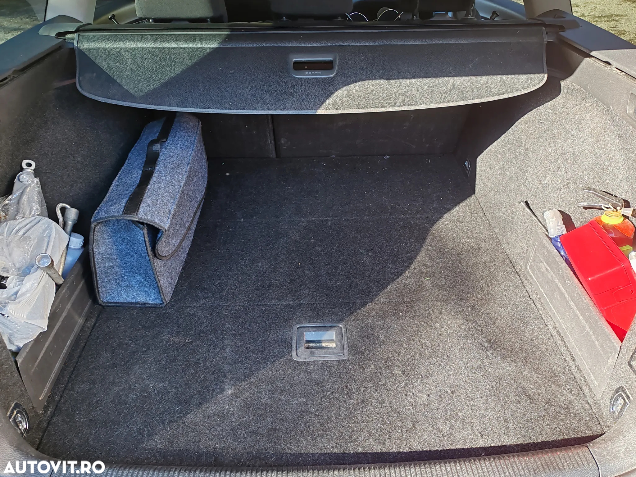 Volkswagen Passat - 16