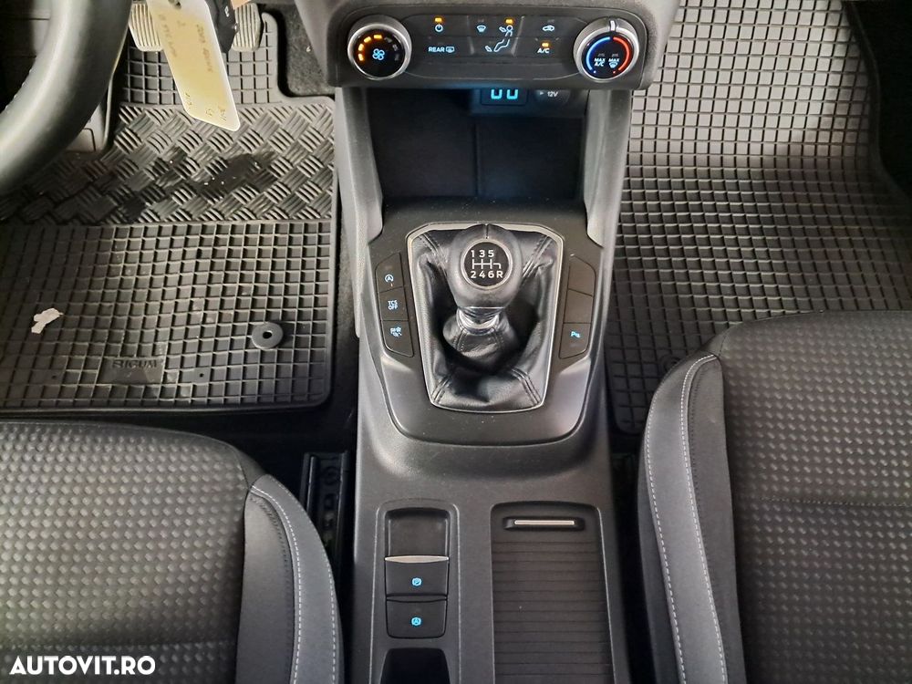 Ford Focus - 17