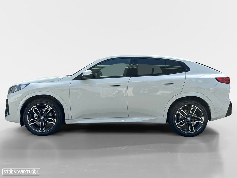 BMW iX2 eDrive20 - 2