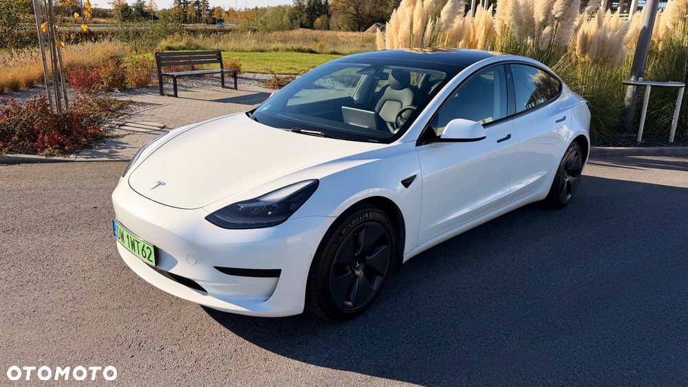 Tesla Model 3 Standard Reichweite Plus Hinterradantrieb - 38