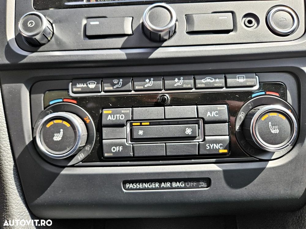 Volkswagen Golf 2.0 TDI DPF MATCH - 24