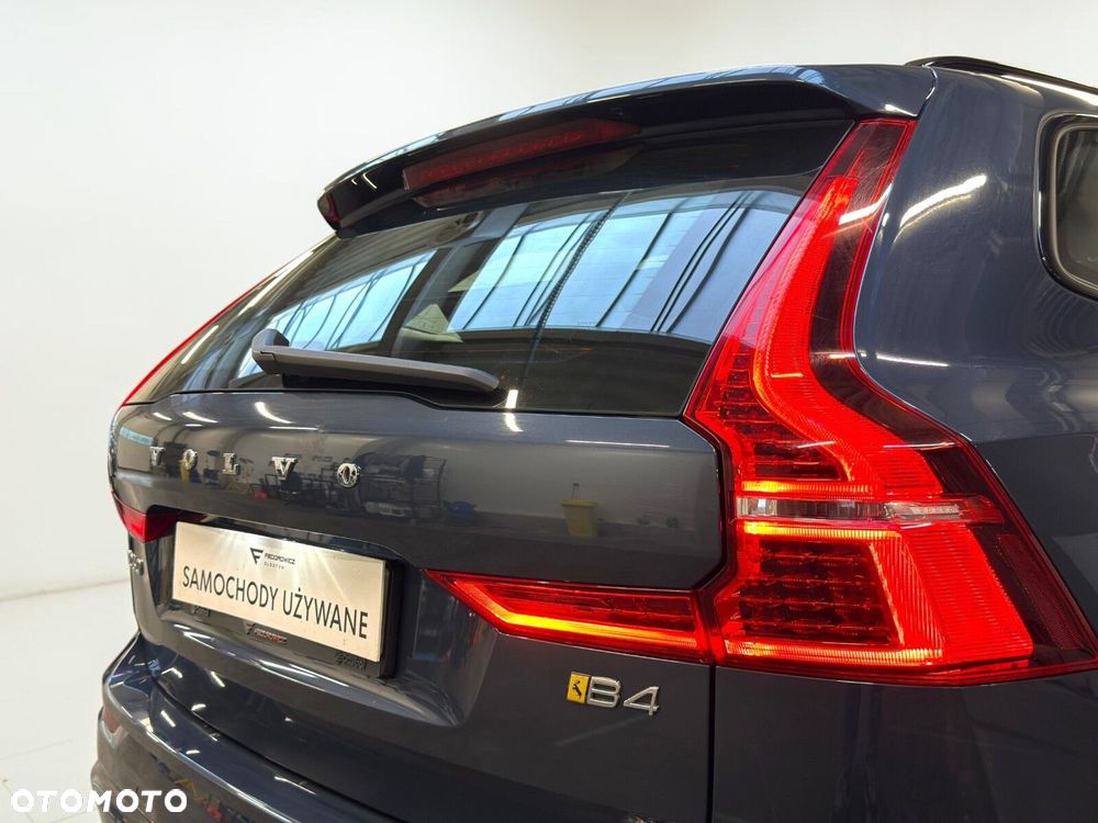 Volvo XC 60 B4 B Plus Dark - 14