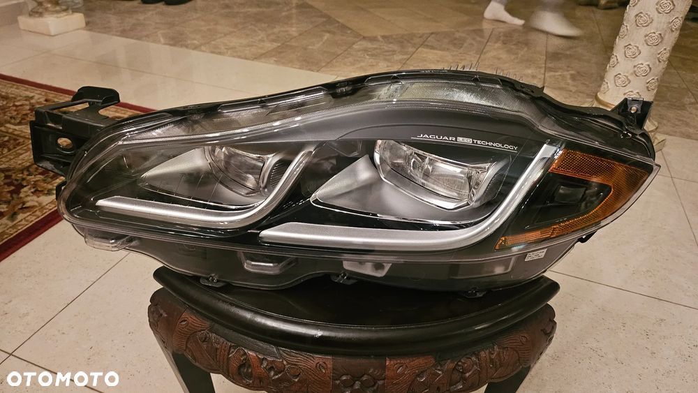 Jaguar XJ lift 2018 reflektor lewy - 2