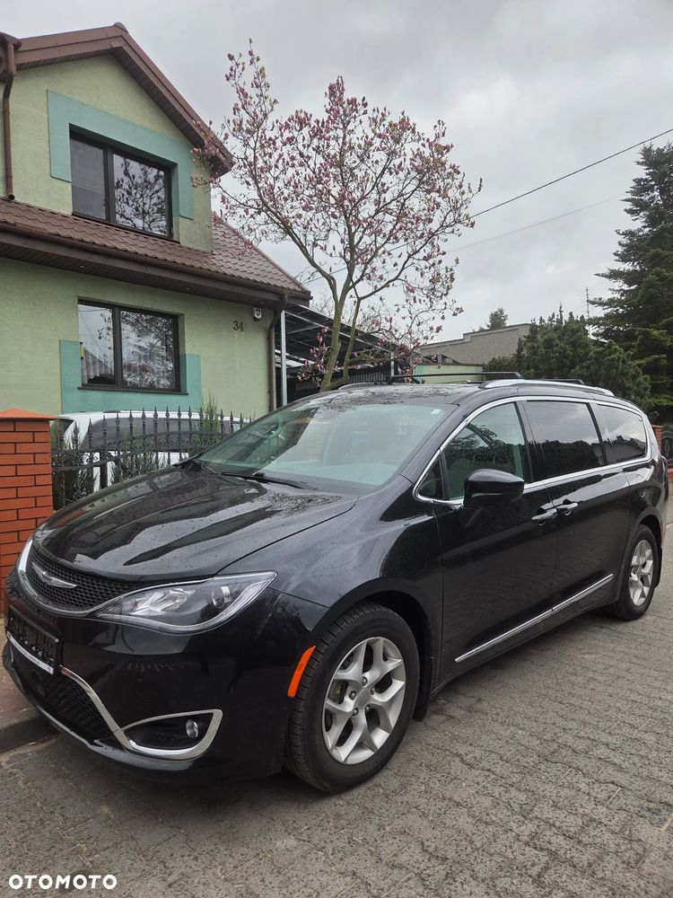 Chrysler Pacifica - 31
