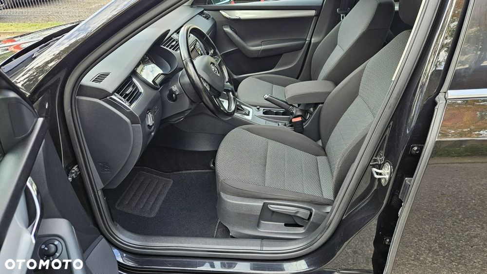 Skoda Octavia 1.6 TDI Ambiente DSG - 20
