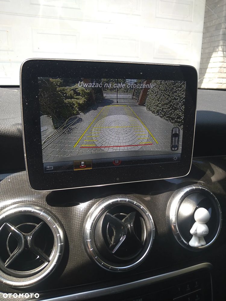 Mercedes-Benz CLA 180 7G-DCT - 23