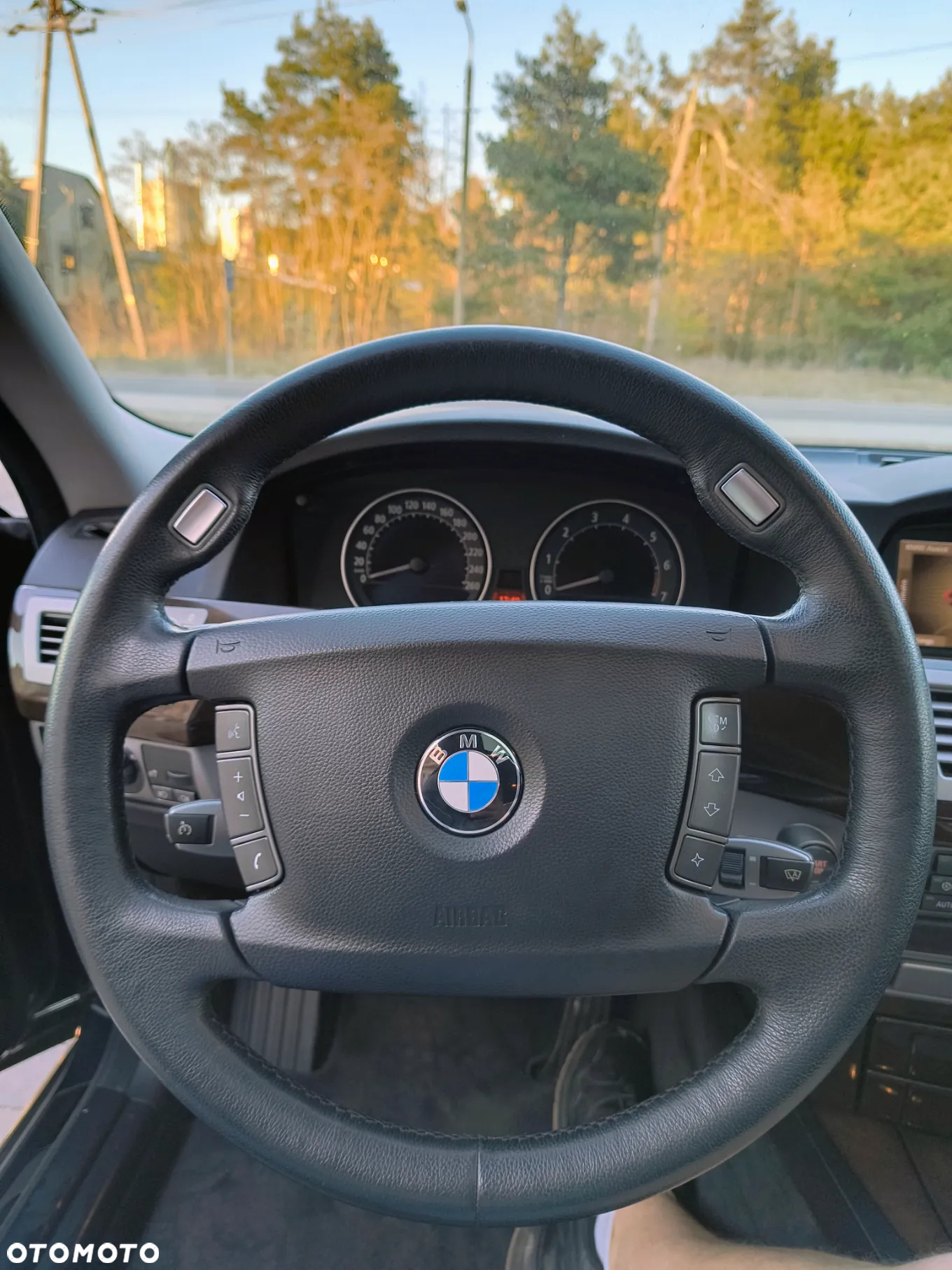 BMW Seria 7 740i - 25