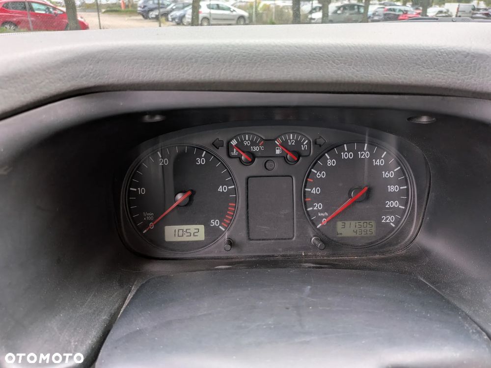 Volkswagen Multivan - 17