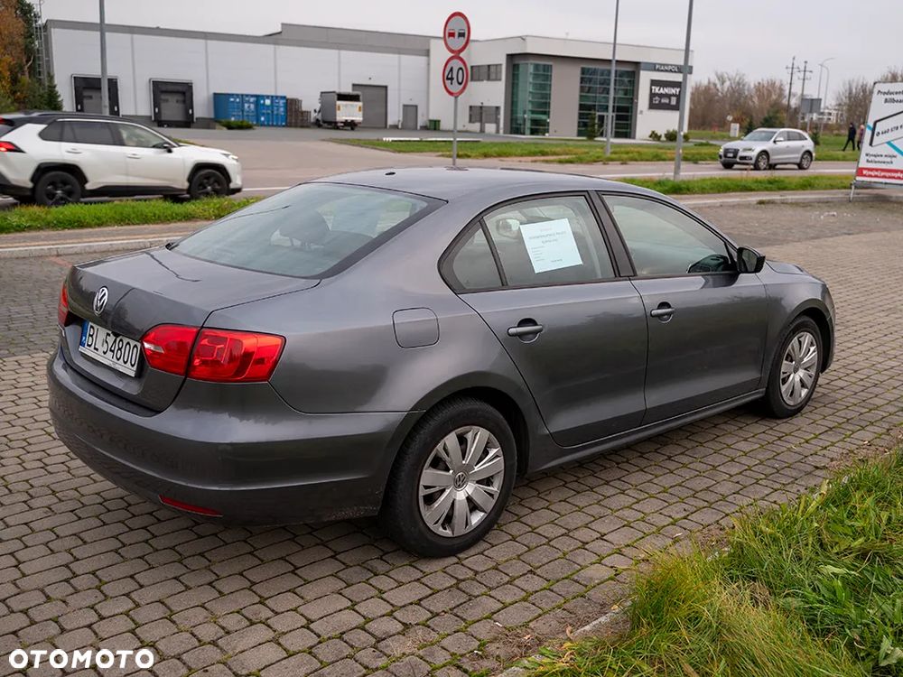 Volkswagen Jetta 2.0 Base - 5