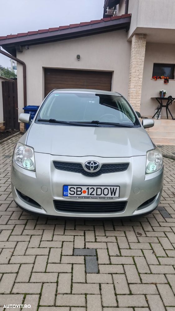 Toyota Auris 1.4 D-4D Luna - 1