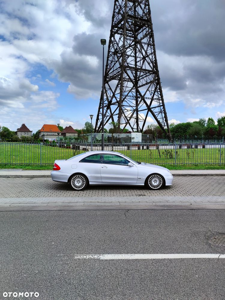 Mercedes-Benz CLK 320 CDI 7G-TRONIC Avantgarde DPF - 2