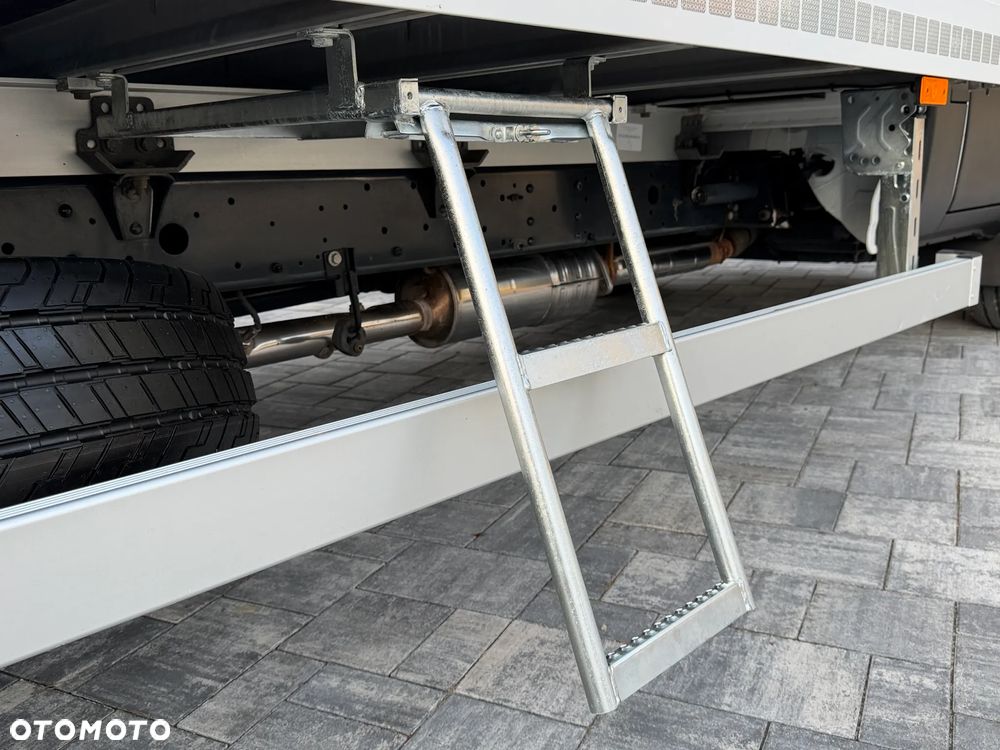 Iveco 72C18 Kontener + Winda BAR 1T / Kontener 5.35m x 2.24m x 2.3m / Bogate wyposażenie / UDT do 05.2028 / Salon PL / Zadbany od 1wł / Rozstaw osi 4.75m / FV23% - 20