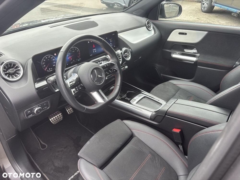 Mercedes-Benz GLA - 15