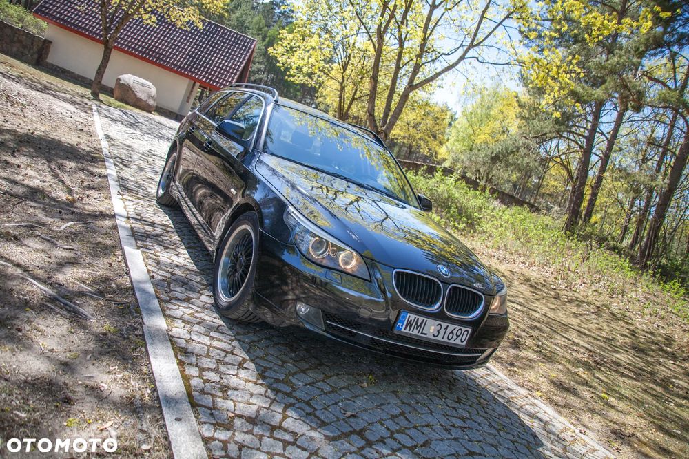 BMW Seria 5 525d - 22