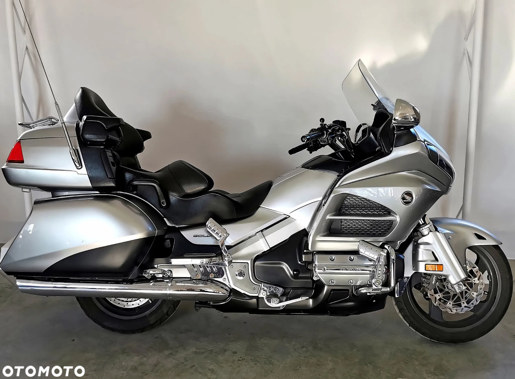 Honda GL - 9