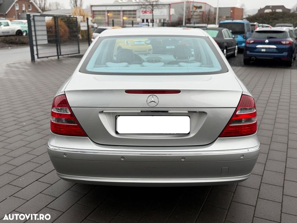 Mercedes-Benz E 240 4Matic Avantgarde - 17