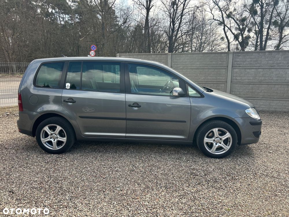 Volkswagen Touran 1.9 TDI DPF Conceptline - 11