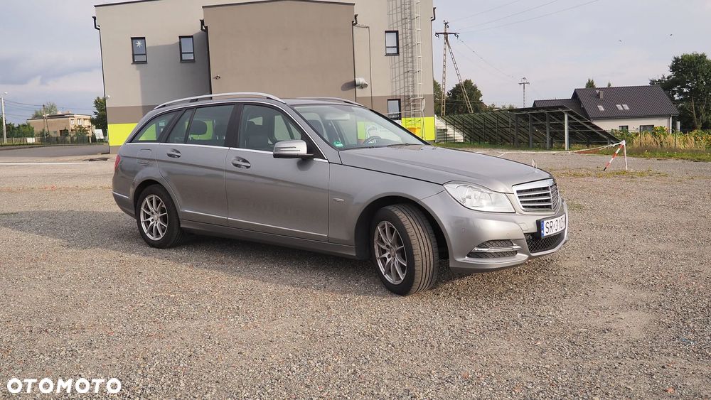 Mercedes-Benz C-Class 2011 photo 3
