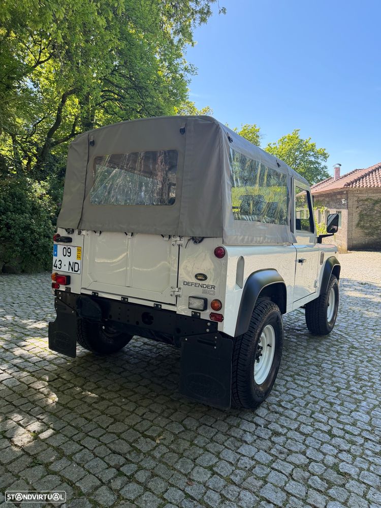 Land Rover Defender 90 2.5 Td5 Soft Top - 6