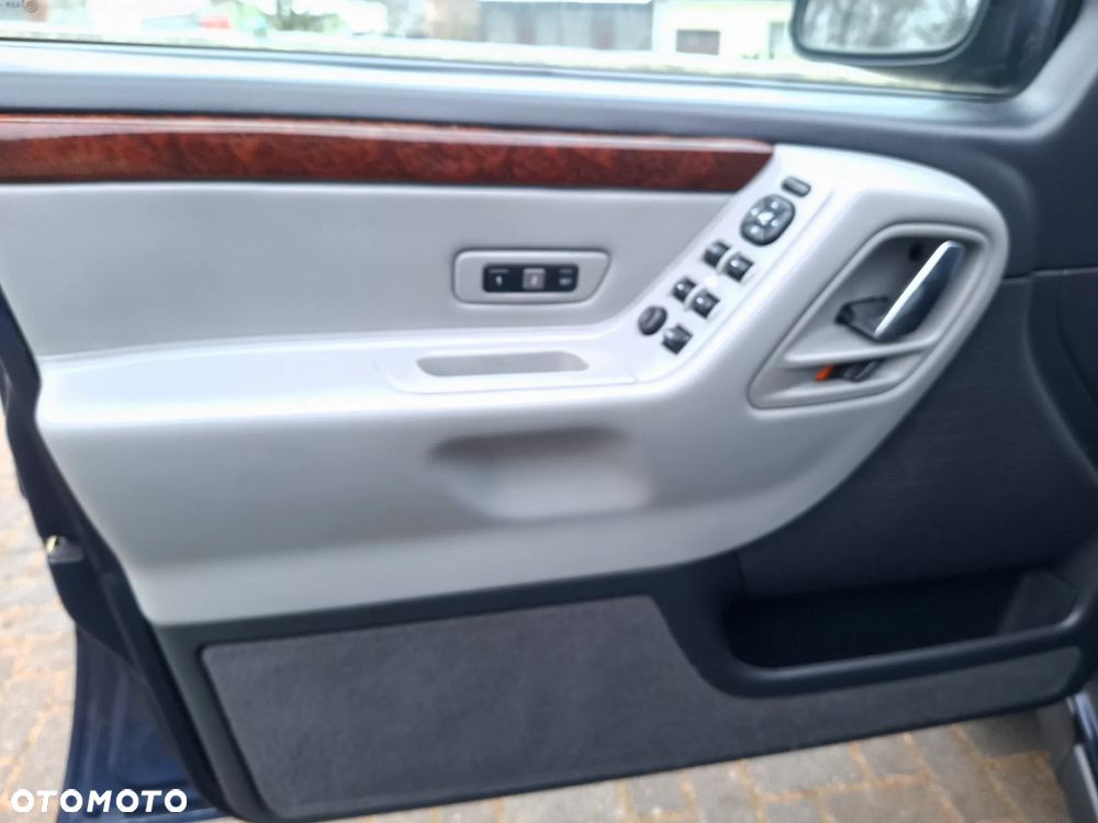 Jeep Grand Cherokee - 27