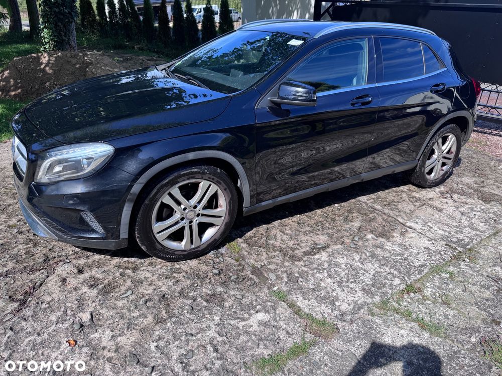 Mercedes-Benz GLA 220 d 4Matic 7G-DCT StreetStyle - 2