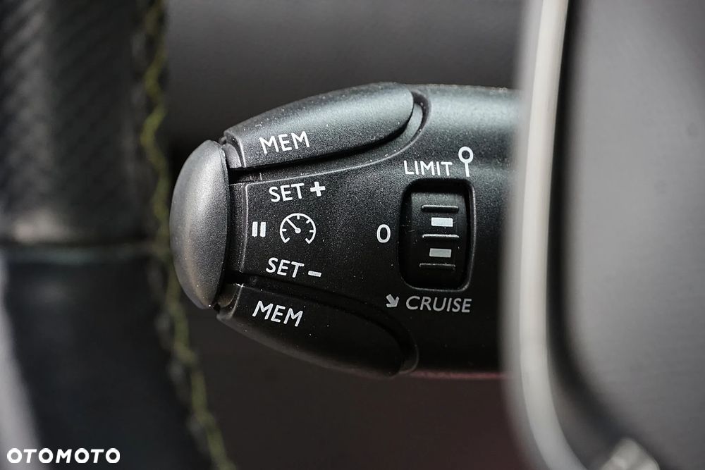 Peugeot 2008 - 18