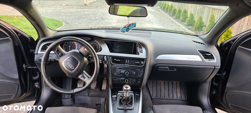 Audi A4 Limousine - 12