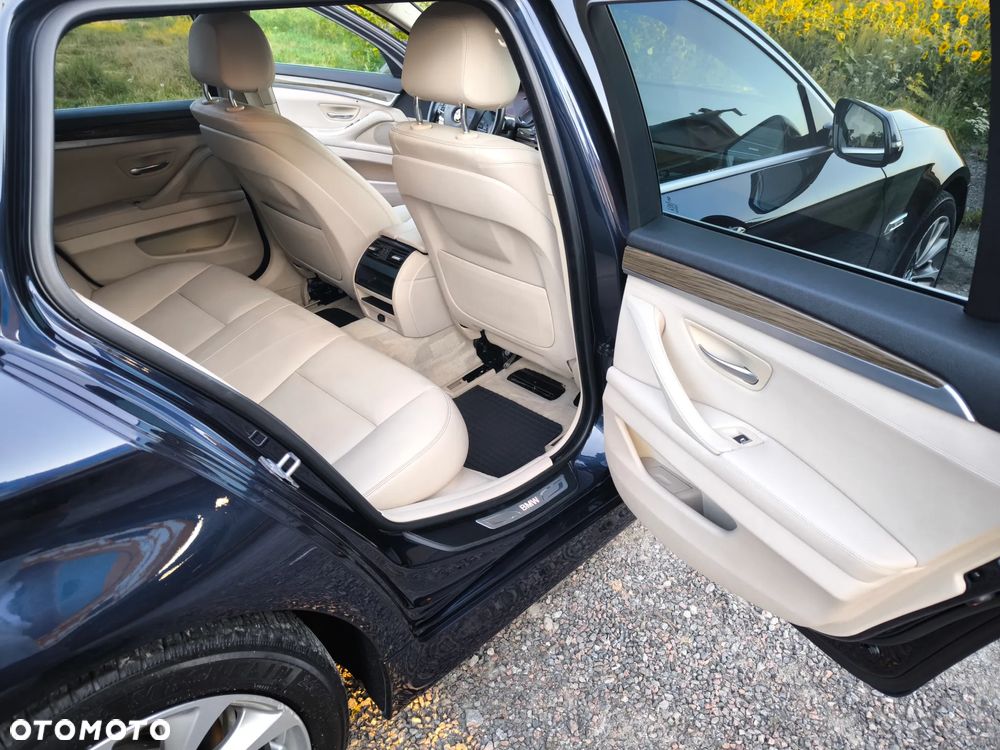 BMW Seria 5 520d xDrive Modern Line - 17