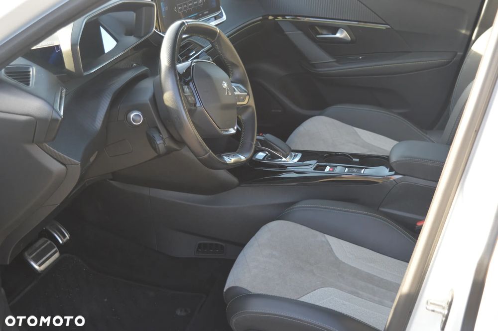 Peugeot 208 e-208 GT Line - 8