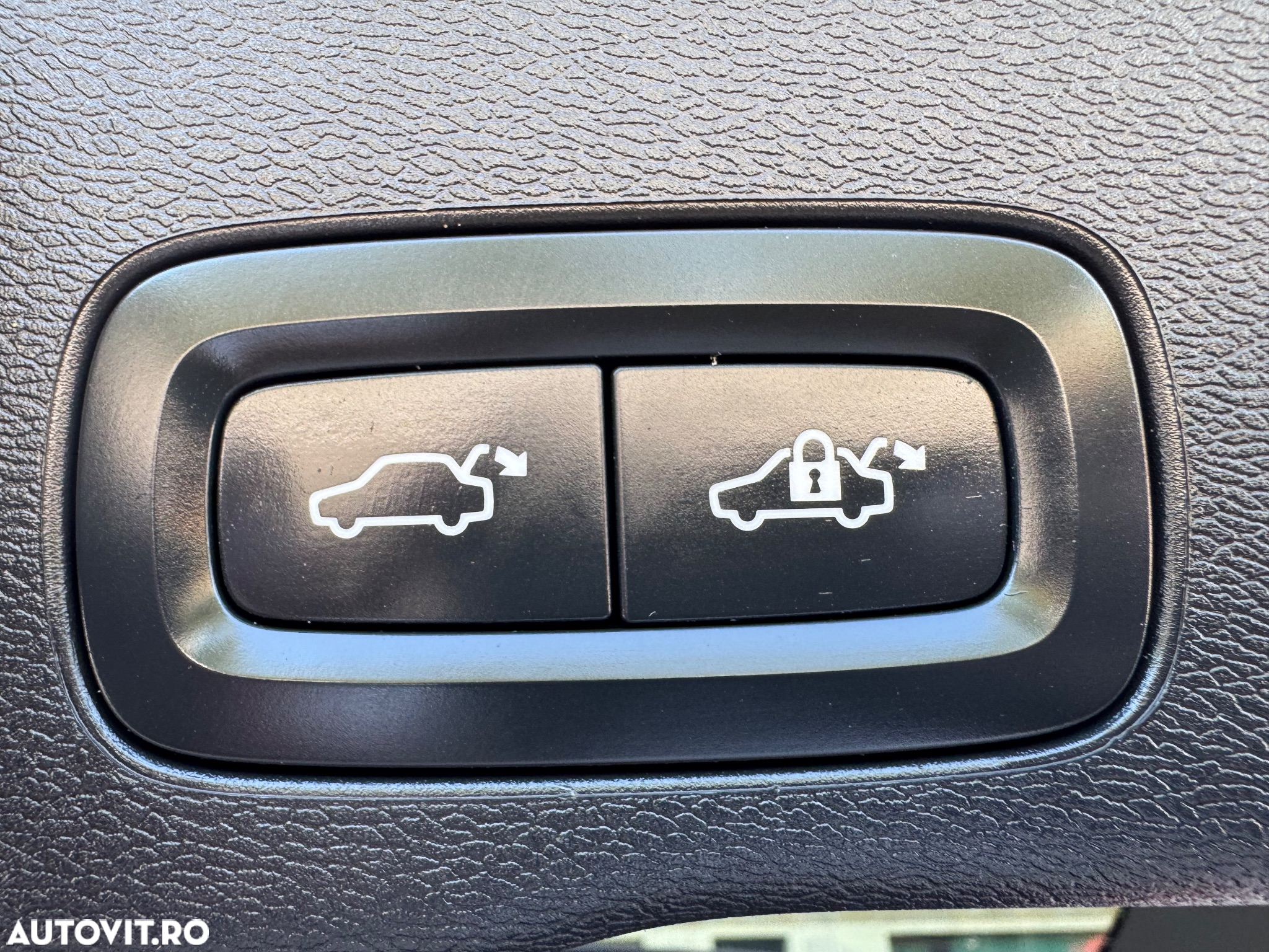 Volvo XC 60 B4 D AWD Geartronic Inscription - 36