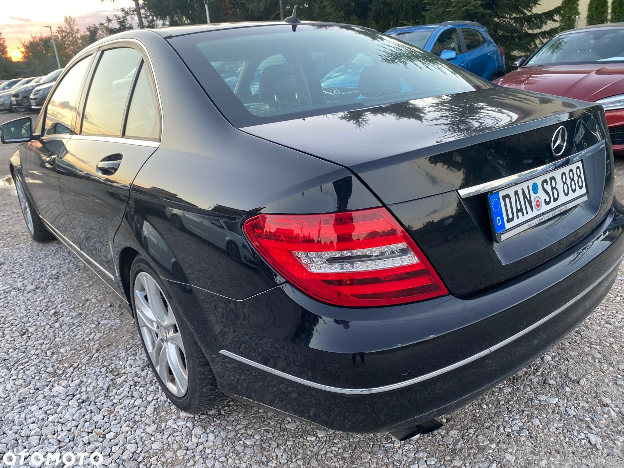 Mercedes-Benz Klasa C 180 CGI Automatik BlueEFFICIENCY Avantgarde - 11