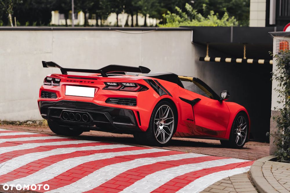 Chevrolet Corvette - 36