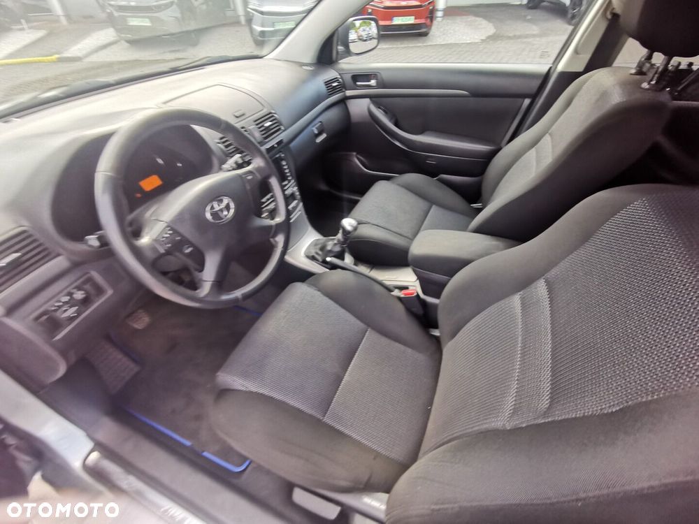 Toyota Avensis 2.0 D-4D Sol - 3