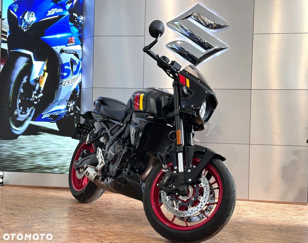 Suzuki GSX - 2