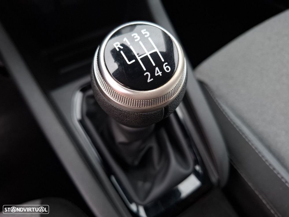 Renault Clio 1.0 TCe Evolution Bi-Fuel — fotografia 17