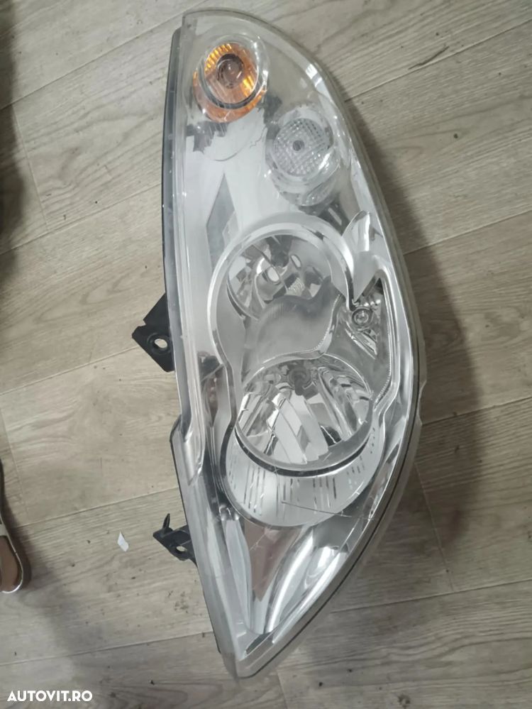 Far stanga / dreapta renault master 3 260100050r, 260600050r - 2