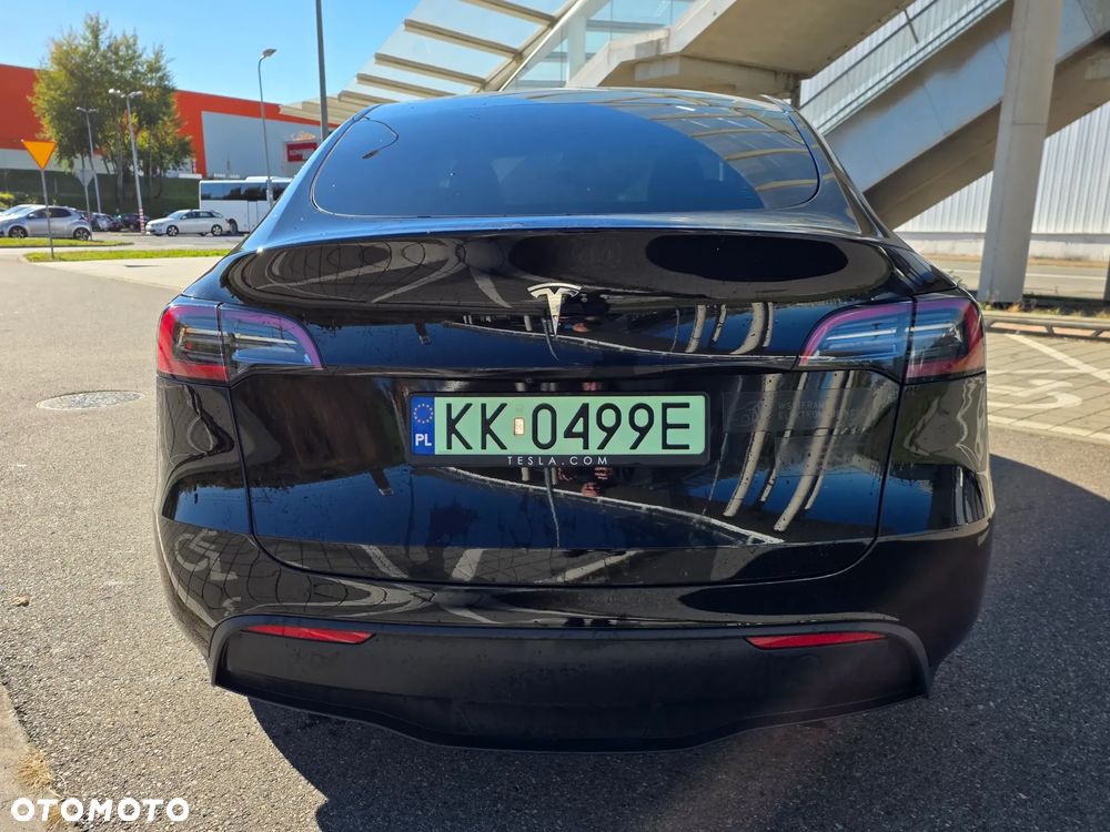 Tesla Model Y - 6