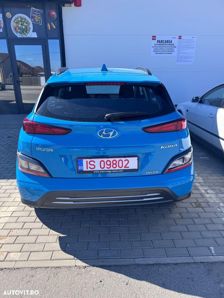 Hyundai KONA Select - 2