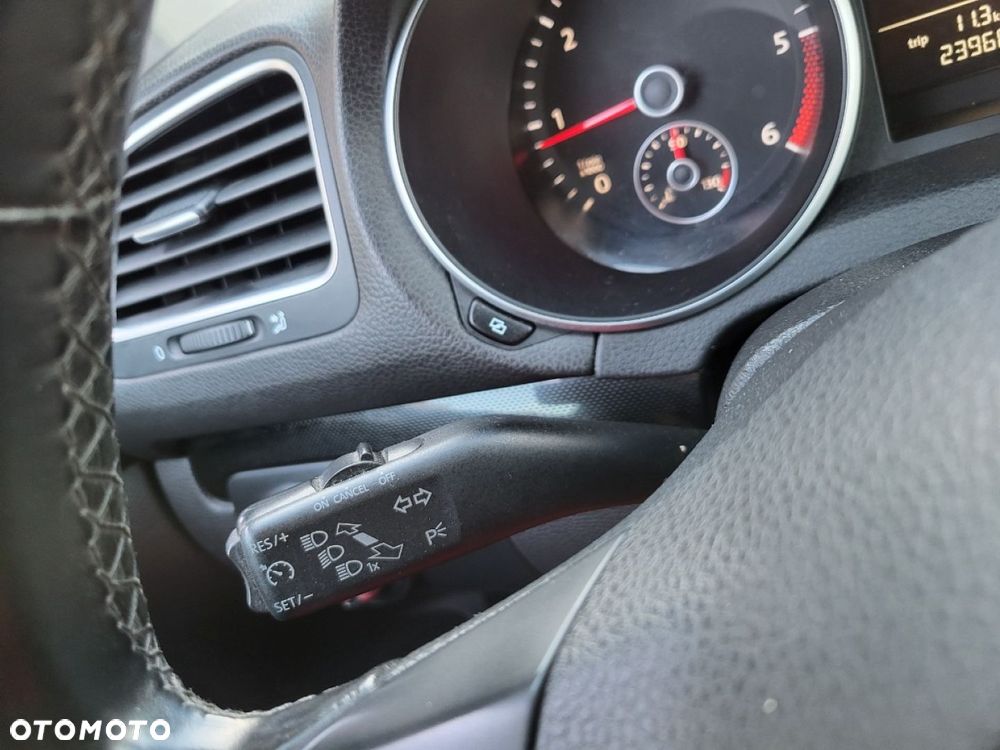 Volkswagen Golf - 23